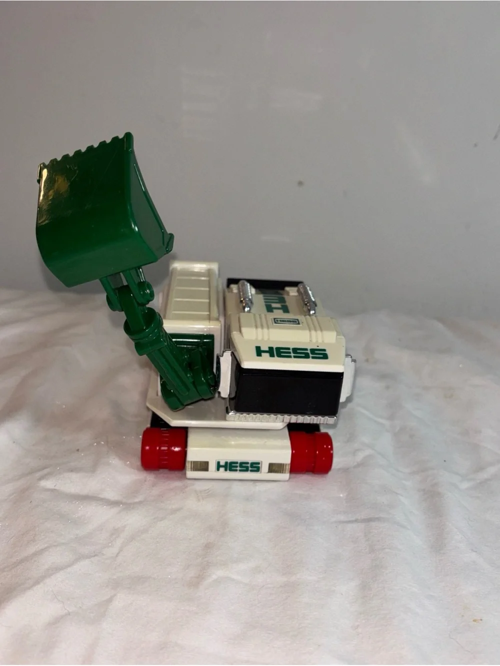 Hess 2017 Toy Excavator White and Green Kids Toy Bulldozer